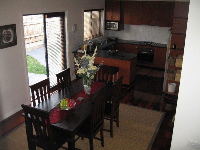 90 Batesford Road, Chadstone VIC 3148