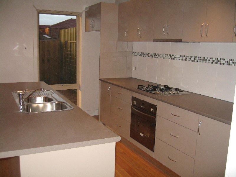 2/71 Waverley Road, Chadstone VIC 3148