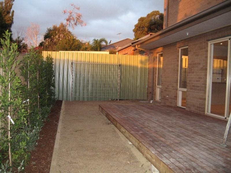 2/71 Waverley Road, Chadstone VIC 3148