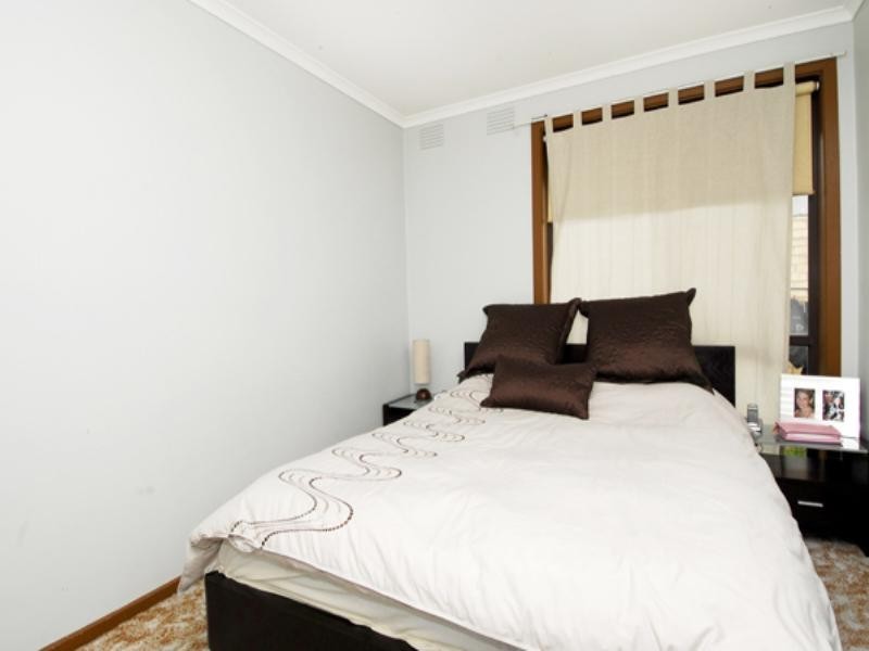 2/13A Elizabeth Street, Oakleigh East VIC 3166