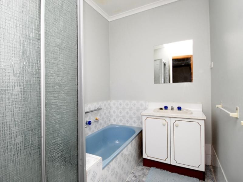 2/13A Elizabeth Street, Oakleigh East VIC 3166