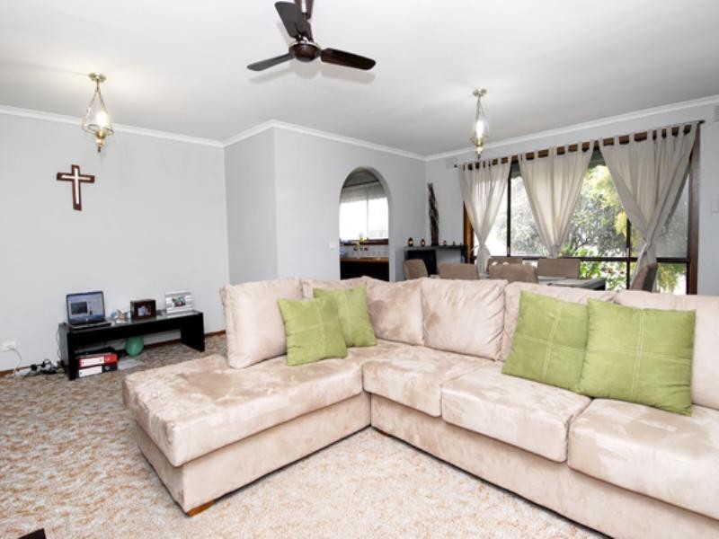 2/13A Elizabeth Street, Oakleigh East VIC 3166