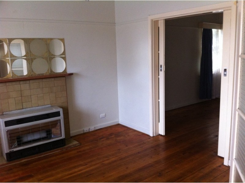 18 Thomas Street, Clayton VIC 3168