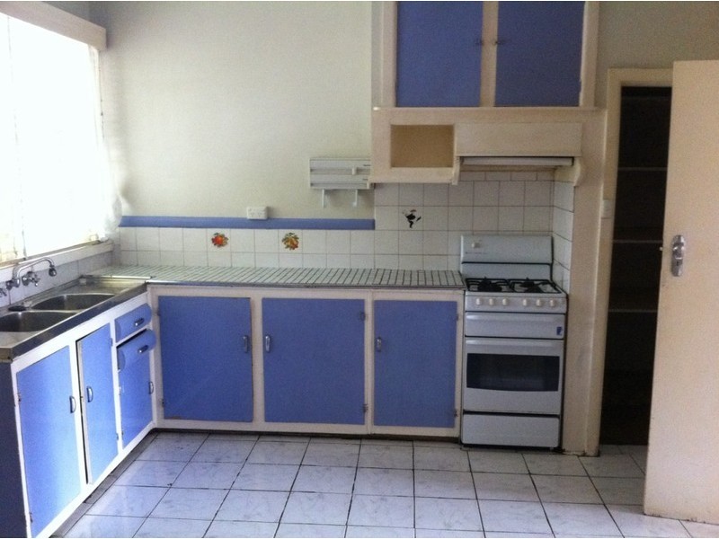 18 Thomas Street, Clayton VIC 3168