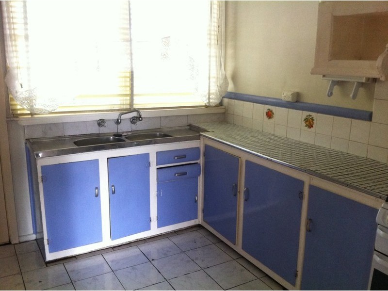 18 Thomas Street, Clayton VIC 3168