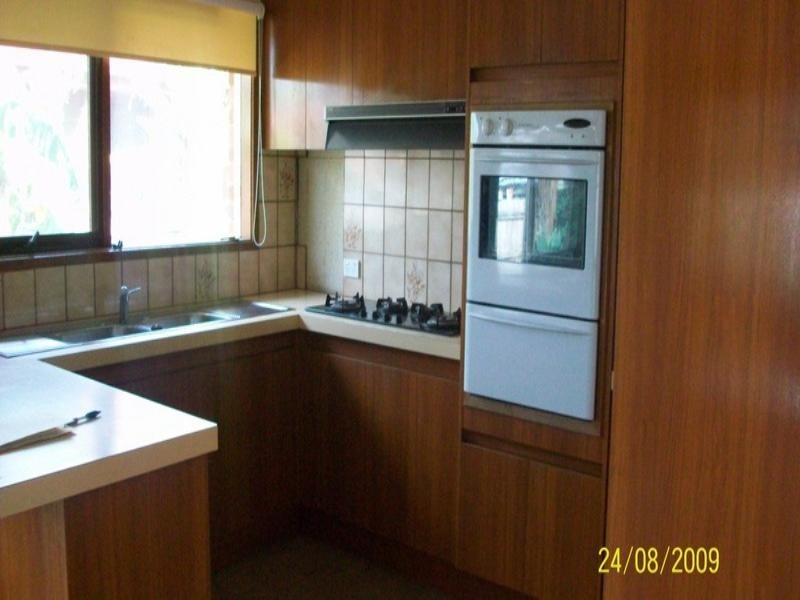 8 Hunt Crescent, Clayton VIC 3168