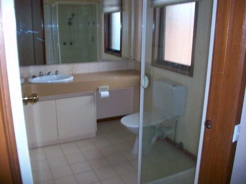 8 Hunt Crescent, Clayton VIC 3168