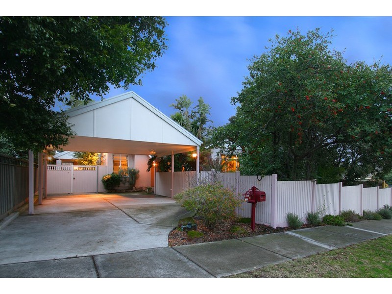 12 Elaroo Street, Chadstone VIC 3148