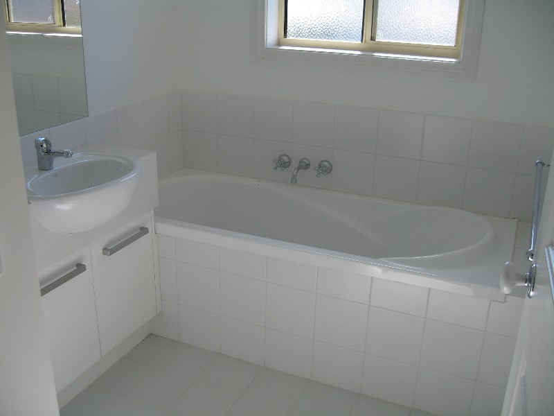 1/6 Maltarra Street, Clayton VIC 3168