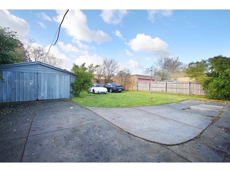 4 SilverAsh Avenue, Ashwood VIC 3147