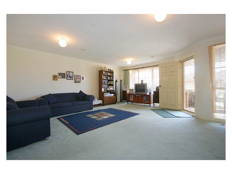 19 Elmtree Terrace, Chadstone VIC 3148