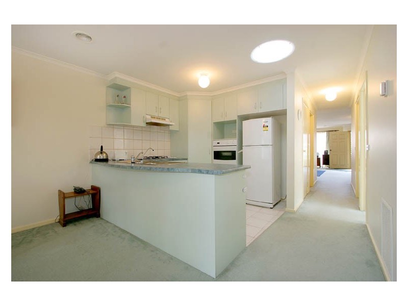 19 Elmtree Terrace, Chadstone VIC 3148