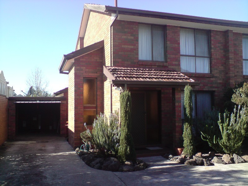 24 Golf Links Avenue, Oakleigh VIC 3166