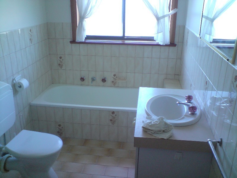 24 Golf Links Avenue, Oakleigh VIC 3166