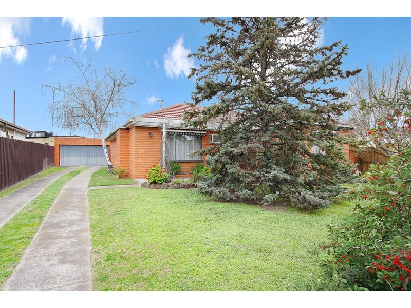 8 Prince Charles Street, Clayton VIC 3168