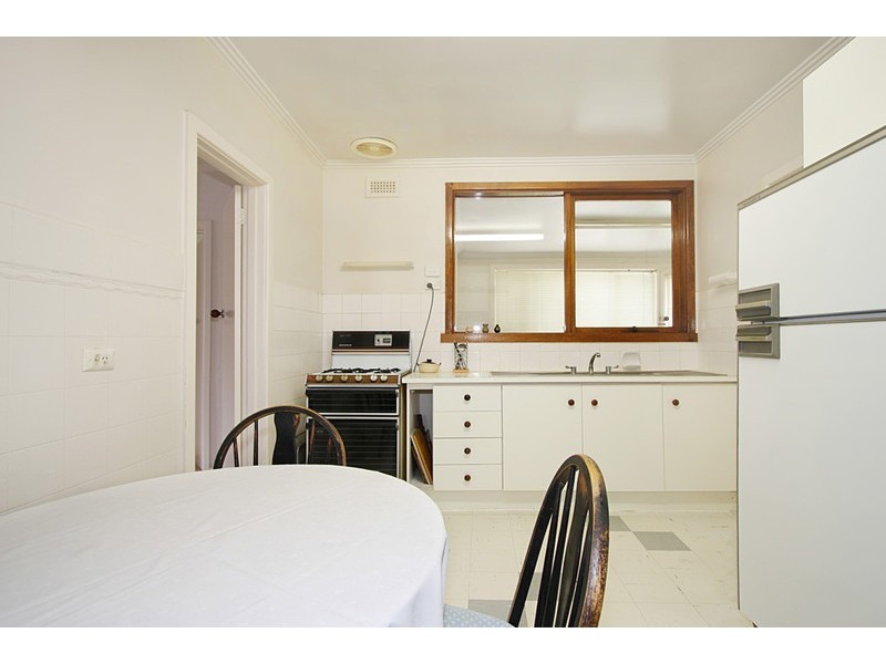 8 Prince Charles Street, Clayton VIC 3168