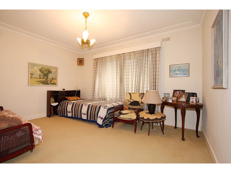 8 Prince Charles Street, Clayton VIC 3168
