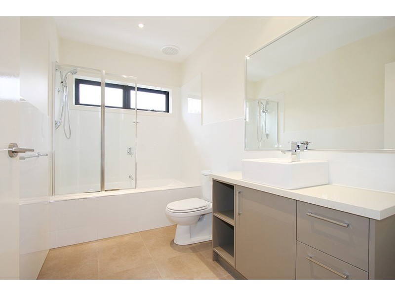 9-11 Inverness Street, Clarinda VIC 3169