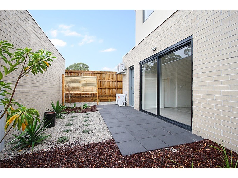 9-11 Inverness Street, Clarinda VIC 3169