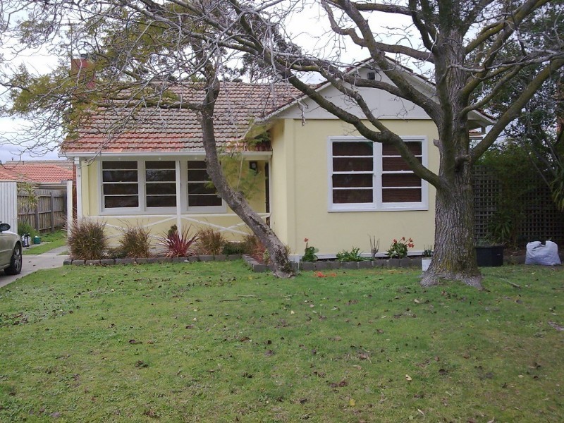 18 Brine Street, Hughesdale VIC 3166