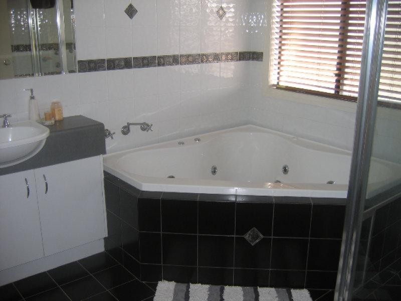 14 Carramar Street, Chadstone VIC 3148