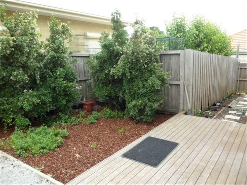 1/20 Elaroo Street, Chadstone VIC 3148