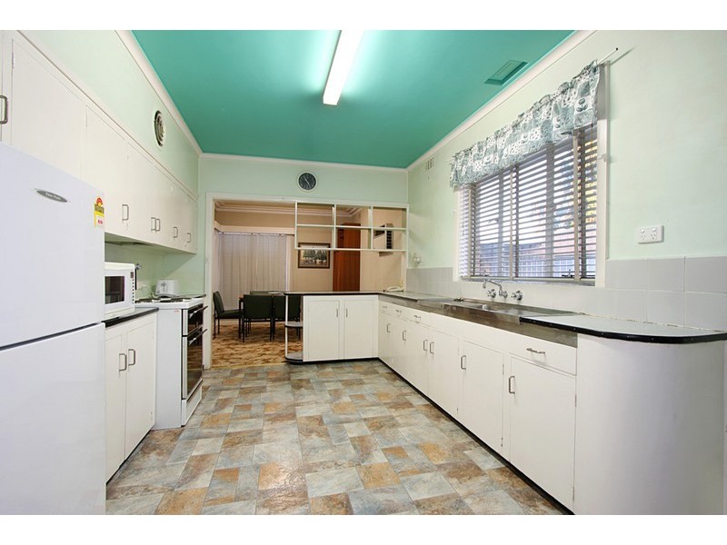 6 Moorookyle Avenue, Hughesdale VIC 3166