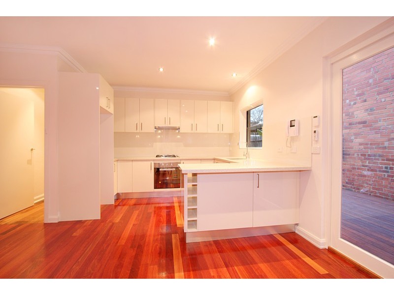 2/180a Warrigal Road, Oakleigh VIC 3166