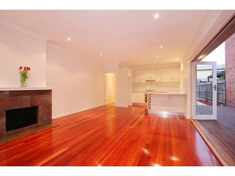 2/180a Warrigal Road, Oakleigh VIC 3166