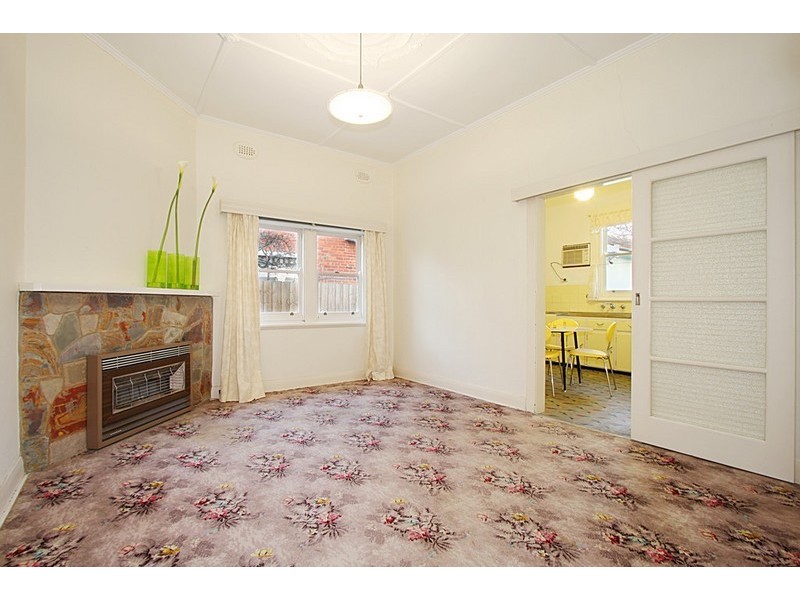 14 Eleebana Avenue, Hughesdale VIC 3166