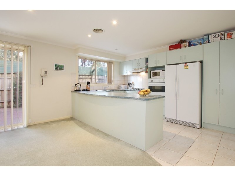 2/31 Kierens Way, Chadstone VIC 3148