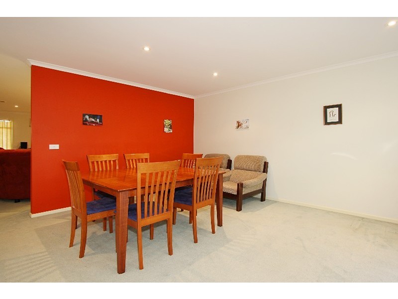 2/31 Kierens Way, Chadstone VIC 3148