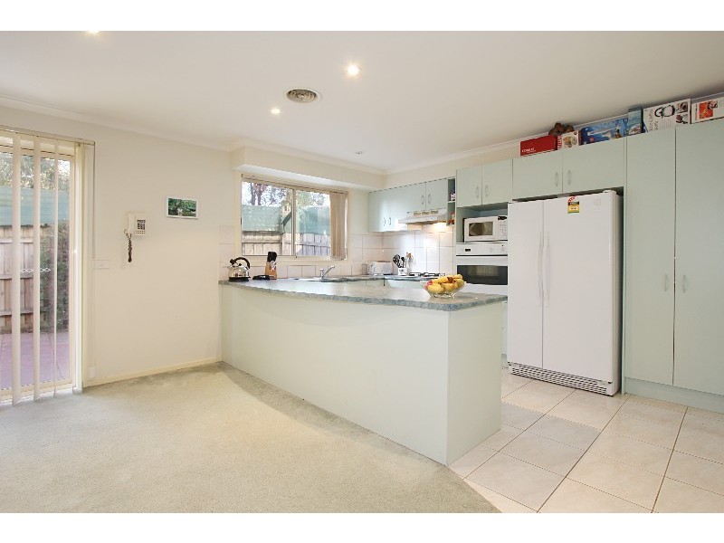 2/31 Kierens Way, Chadstone VIC 3148