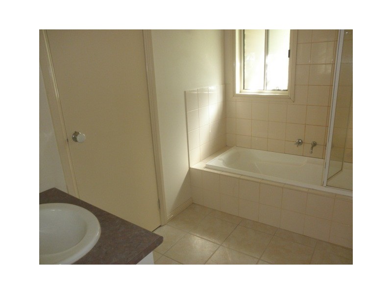 1/2 Fenton Street, Oakleigh East VIC 3166