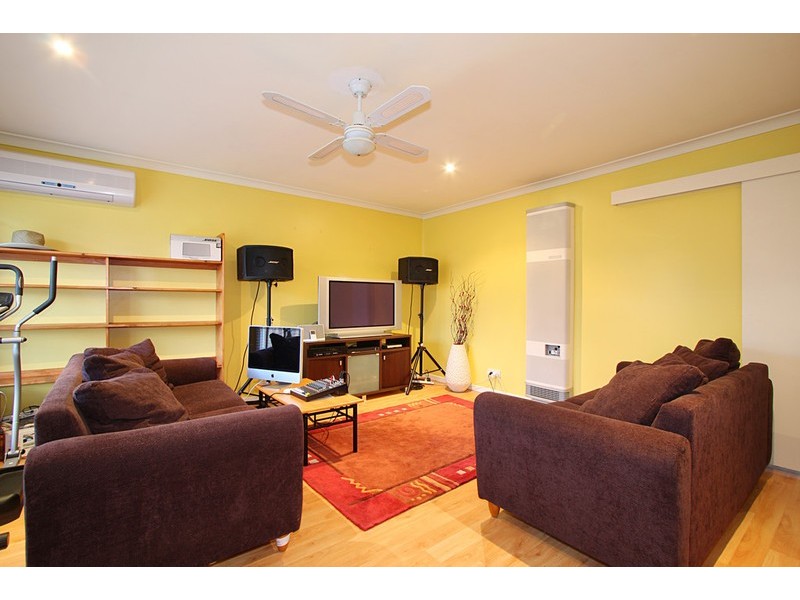 2/32 Atkinson Street, Chadstone VIC 3148