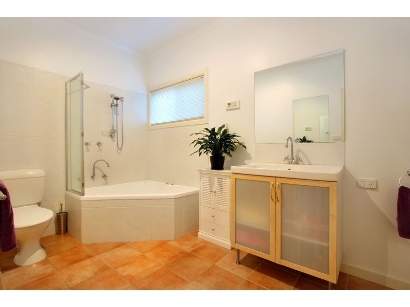 16 Thana Street, Bentleigh East VIC 3165