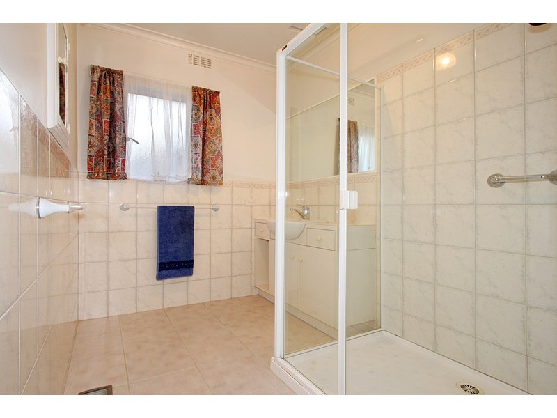 6 Moorookyle Avenue, Hughesdale VIC 3166