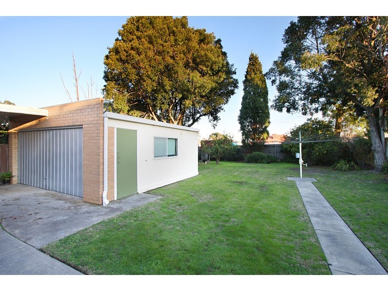 6 Moorookyle Avenue, Hughesdale VIC 3166