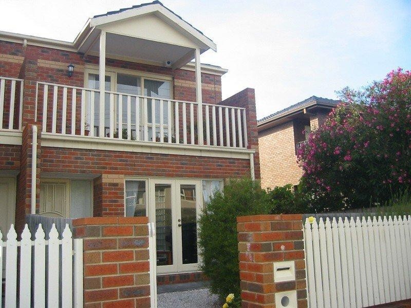 2/32 Hobart Road, Murrumbeena VIC 3163
