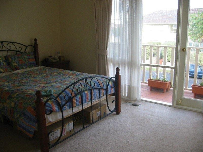 2/32 Hobart Road, Murrumbeena VIC 3163