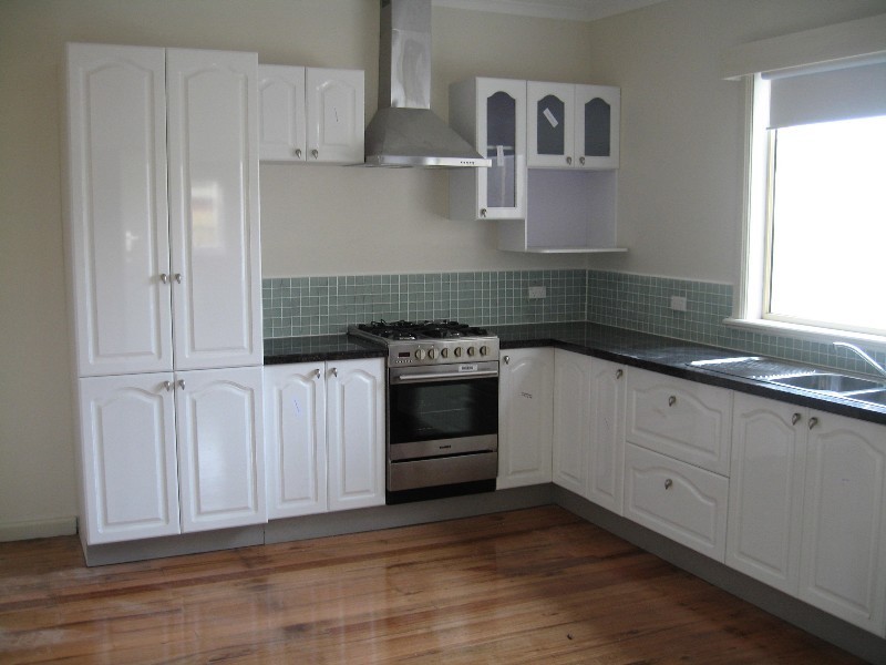 17 Normanby Street, Hughesdale VIC 3166