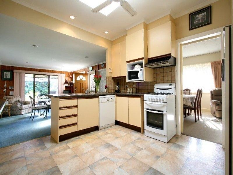 69 Carmichael Road, Oakleigh East VIC 3166