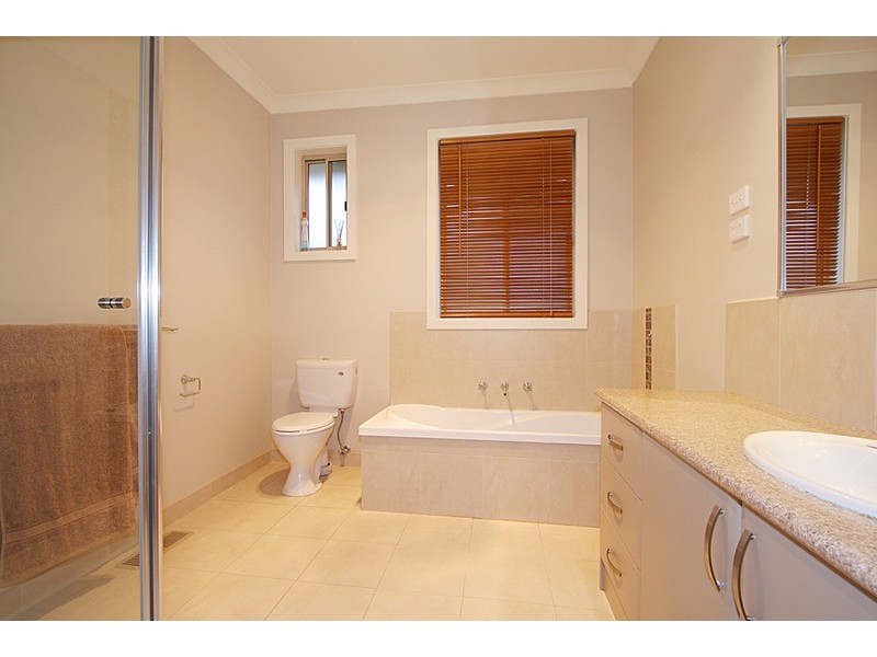 37 Mawarra Crescent, Chadstone VIC 3148