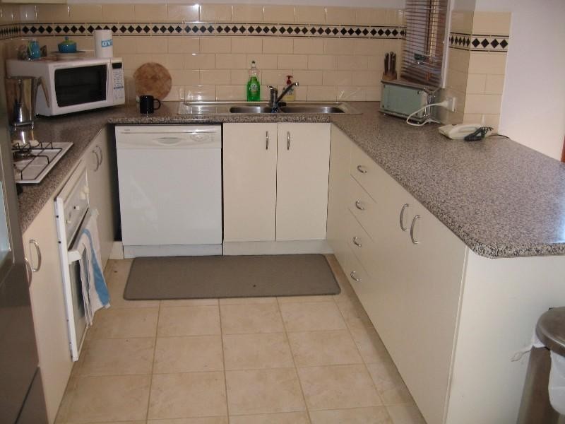 1/1260 Dandenong Road, Murrumbeena VIC 3163