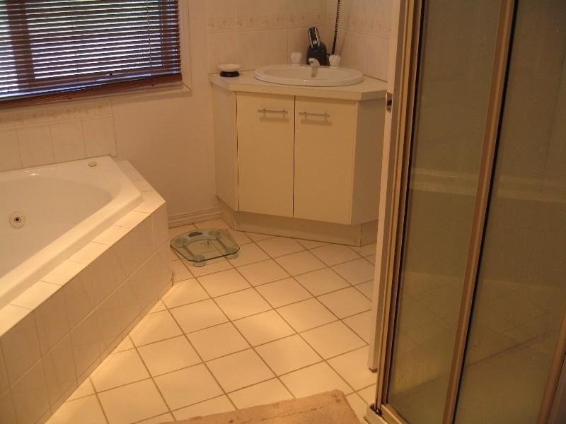 1/1260 Dandenong Road, Murrumbeena VIC 3163