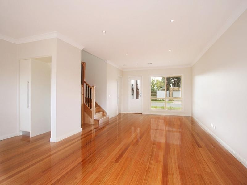 2/56 Carmichael Road, Oakleigh East VIC 3166