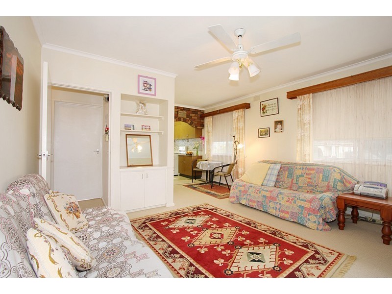 1/6 Normanby Street, Hughesdale VIC 3166