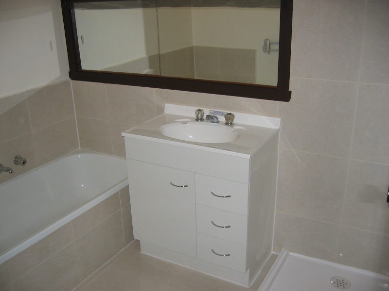 2/3 Crewe Road, Hughesdale VIC 3166