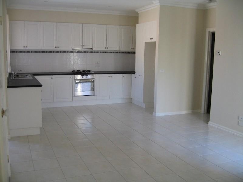 2/40 Jingella Avenue, Chadstone VIC 3148