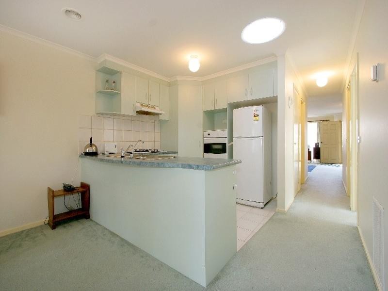 19 Elmtree Terrace, Chadstone VIC 3148